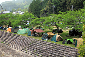 日帰りでも利用可能な「渡瀬緑の広場キャンプ場」の写真